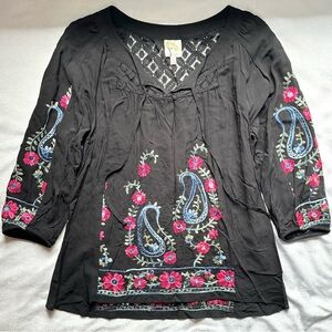 Fig and Flower Embroidered Floral Blouse w Lace Insert M peasant boho black